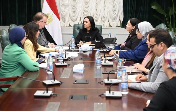 وزيرة التضامن تلتقي مدير مكتب منظمة العمل الدولية بالقاهرة