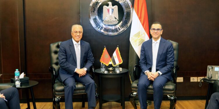 وزير الاستثمار يستقبل السفير المغربي بالقاهرة لبحث سبل تعزيز العلاقات الاقتصادية المشتركة بين البلدين.