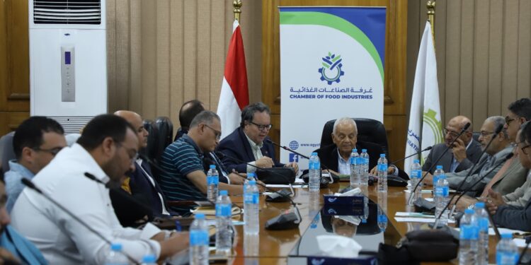 غرفة الصناعات الغذائية تناقش مع الخبراء سبل تعظيم الاستفادة من مخلفات تصنيع الأسماك