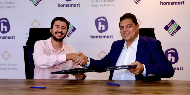 تعاون بين هومزمارت ومصر العامرية لتعزيز صناعة المنسوجات ودعم الصادرات المصرية