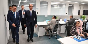 وزير الاتصالات وتكنولوجيا المعلومات يفتتح مقر جديد لشركة هواوى HUAWEI