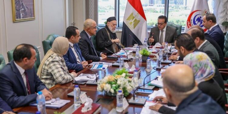 وزير الصحة يشدد على الالتزام بالتسعيرة الموحدة داخل مستشفيات المؤسسة العلاجية