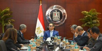 وزير الاستثمار يبحث مع وفد شركة الظاهرة الزراعية الإماراتية مشروعات الشركة الحالية واستثماراتها المستقبلية في مصر