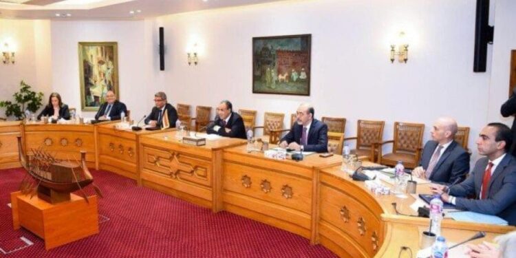 وزير الخارجية والهجرة يستقبل رئيس وزراء ولاية بافاريا الألمانية