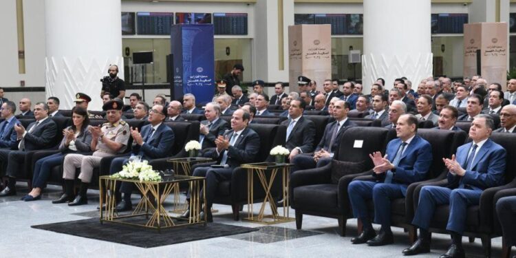 الرئيس السيسي: “إحنا نتعب لأجل بكرة ودى أساسيات لتطوير وبناء الدولة”