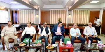 وزير الإسكان ومحافظ المنيا يتابعان موقف المشروعات التنموية بمدينتى “المنيا وملوى” الجديدتين