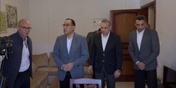 رئيس الوزراء يتفقد مشروع المبادرة الرئاسية لتطوير عواصم المحافظات والمدن الكبرى “داره”