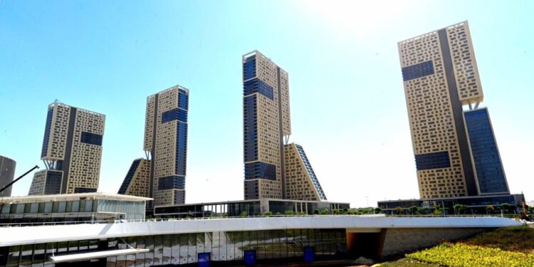 مسئولو الإسكان يصطحبون أسطورة العقارات في اليابان وأعضاء تحالفه الاستثماري “15 شركة” فى جولة بالعاصمة الإدارية الجديدة