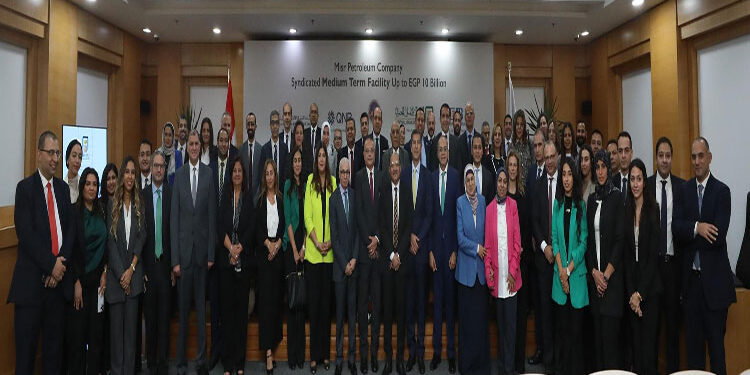 بنك القاهرة بمشاركة البنك الأهلي وسبعة بنوك يتيح تمويل مشترك بمبلغ 10 مليار جنيه لصالح شركة مصر للبترول