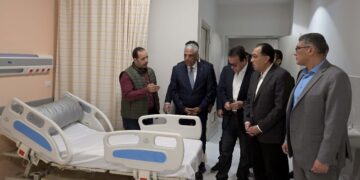 رئيس مجلس الوزراء يتفقد إنشاءات المبنى الجديد لمستشفى بولاق الدكرور العام