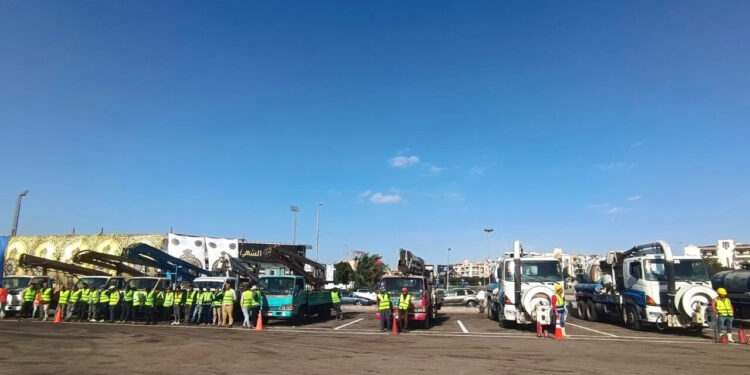 مساعد نائب رئيس “هيئة المجتمعات” يتابع الحالة العامة واستعدادات التعامل مع الأمطار بمدينة العبور