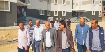 نائب رئيس هيئة المجتمعات العمرانية للتنمية يتفقد سير العمل بمشروع الإسكان الأخضر بالعبور الجديدة
