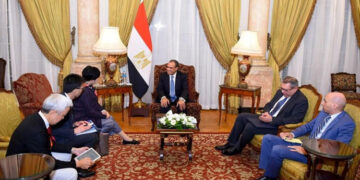 وزير الخارجية والهجرة يلتقي مع محافظة طوكيو