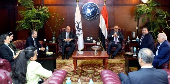 الهيئة العامة للاستثمار وشركة هينفرا البولندية تبحثان إنشاء مشروع لإنتاج الأمونيا الخضراء