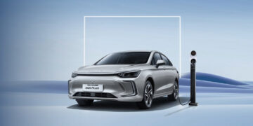 بايك وزيكر تعلنان تصنيع سيارات كهربائية في مصر