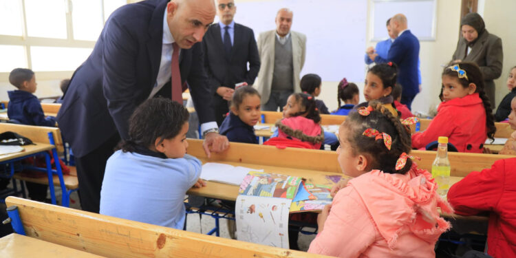 وزير التربية والتعليم يوجه بإرسال لجان لمدرستي “تحيا مصر ١” و”وتحيا مصر ٢”