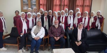 جهاز العاشر من رمضان يستقبل طلاب مدرستين للتعرف على المشروعات الحيوية بالمدينة