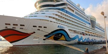 ميناء غرب بورسعيد  يستقبل3100 راكب على متن السفينة AIDABLU
