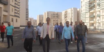 وزير الإسكان: استكمال رفع كفاءة البينة التحتية والطرق بالمنطقة الصناعية بالعاشر من رمضان