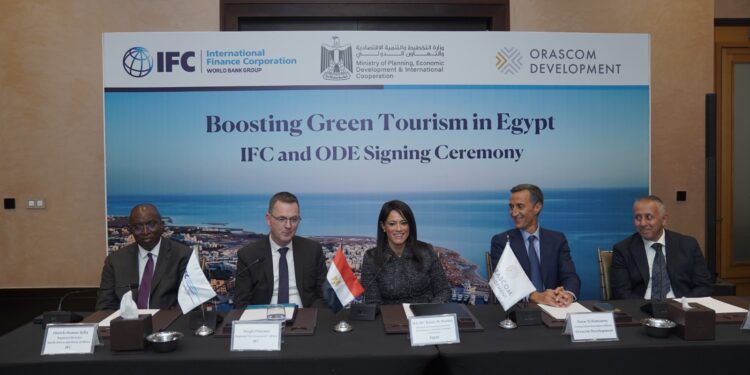 شراكة بين مؤسسة التمويل الدولية وأوراسكوم للتنمية دعماً للسياحة الخضراء في مصر