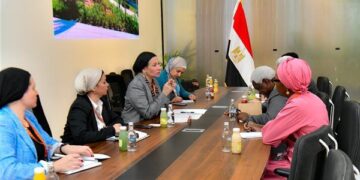 وزيرة البيئة تعقد لقاءا ثنائيا مع المدير العام لمنظمة المدن والحكومات المحلية المتحدة الأفريقية UCLG AFRICA