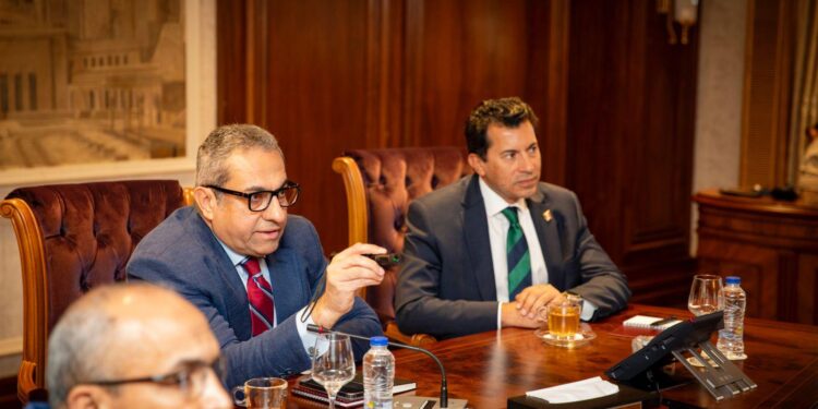 اجتماع تنسيقي بين العاصمة الإدارية للتنمية العمرانية ووزارة الشباب والرياضة