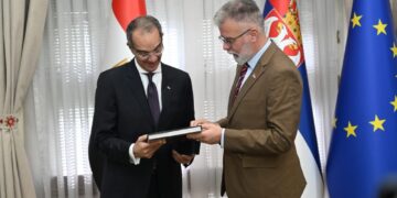 وزير الاتصالات يبحث تعزيز التعاون فى التحول الرقمى وتطوير البنية التحتية الرقمية مع صربيا