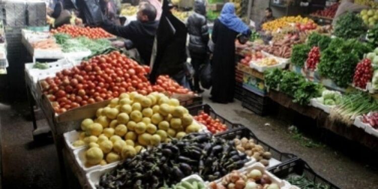 أسعار الخضار والفاكهة اليوم الجمعة