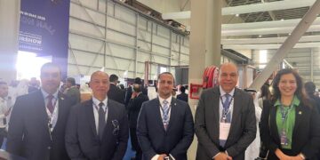 وزير الطيران يلتقي بوزير المواصلات والاتصالات بدولة البحرين لمناقشه اوجه التعاون المشترك فى مجال الطيران المدنى