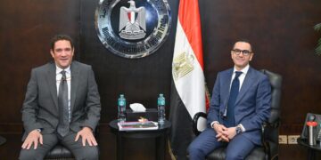 وزير الاستثمار يتلقى المدير التنفيذي لشركة أفكو الإماراتية لإنتاج زيت الطعام والصابون