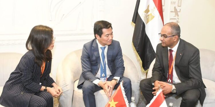 نائب وزير الإسكان بمصر يبحث مع نظيره الفيتنامي فرص التعاون المستقبلي بين البلدين