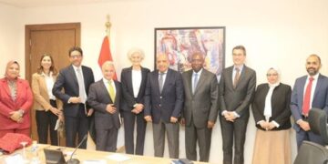 وزير الكهرباء يبحث مع وفد مؤسسة التمويل الدولية “iFC “سبل دعم وتعزيز التعاون المشترك