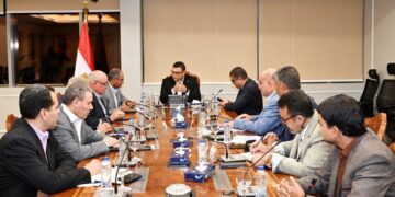 وزير الإسكان يتابع الموقف الحالى لتنفيذ مشروعات الخطة الاستراتيجية لتحلية مياه البحر حتى عام 2050