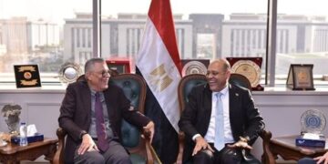 وزير العمل يبحث مع “شركة سعودية ” التعاون في مجالات التدريب والتشغيل