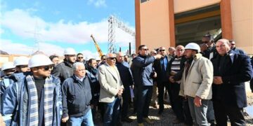 وزير الإسكان ومحافظ جنوب سيناء يتفقدان مشروع ازدواج ورفع كفاءة طريق مطار سانت كاترين