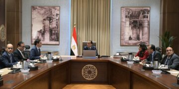 رئيس الوزراء يُتابع مع وزير الثقافة استراتيجية عمل الوزارة وأهم الأنشطة والفعاليات المُنفذة