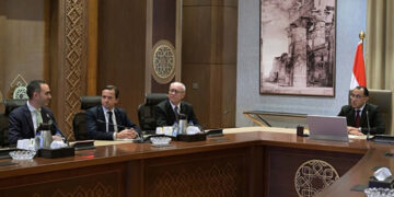 رئيس الوزراء يلتقي مُمثل “نيسان العالمية” لاستعراض التوسّعات الجديدة للشركة اليابانية في مصر