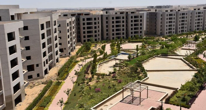 الإسكان تبدأ تسليم 728 قطعة أرض تم توفيق أوضاعها بمدينة العبور الجديدة