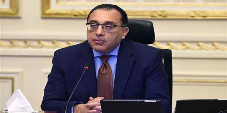 رئيس الوزراء يتوجه إلى أسوان لافتتاح محطة أبيدوس الشمسية