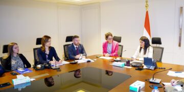 المشاط تلتقي وفدًا يضُم مُمثلي 27 دولة أوروبية لمناقشة فُرص الشراكة الاستثمارية