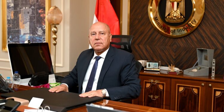 الصناعة تنظم لقاءً لمناقشة تحديات المستثمرين الصناعيين في بورسعيد