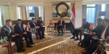 وزير الخارجية يلتقي برئيس مجلس إدارة شركة “تيدا” الصينية