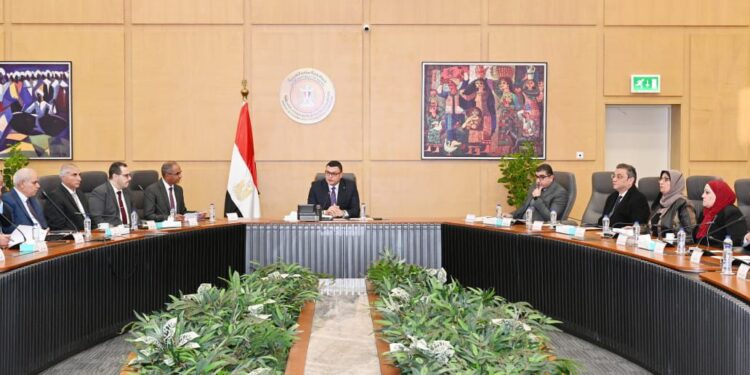 وزير الإسكان يؤكد على أهمية سرعة الانتهاء من ملف تقنين وتوفيق أوضاع الأراضي