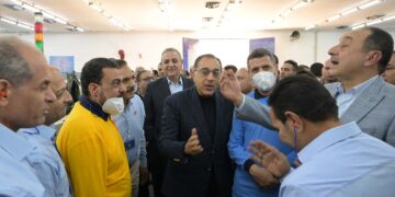 رئيس الوزراء يتفقد شركة مصر للغزل والنسيج ومنطقة المصانع القديمة بمدينة “المحلة الكُبرى”