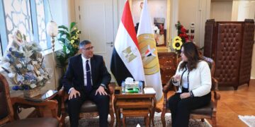 وزيرة التنمية تتابع مع محافظ الجيزة مشروعات الخطة الاستثمارية والمبادرة الرئاسية ” حياة كريمة “