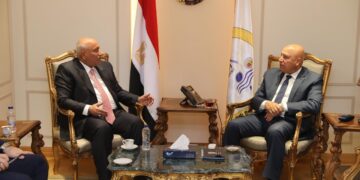 مصر والعراق تبحثان تعزيز التعاون في مجالات النقل والبنية التحتية