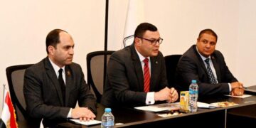 وزير الإسكان يستعرض جهود الوزارة في عدد من الملفات