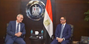 وزير الاستثمار يستعرض مع أعضاء جمعية رجال الأعمال بالإسكندرية سبل تعزيز مشاركة القطاع الخاص في التنمية الاقتصادية