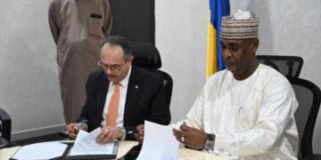 وزير الإسكان يهنىء “المقاولون العرب” على توقيع “بروتوكول اتفاق لدراسة الطريق الاستراتيجي تشاد-ليبيا-مصر”