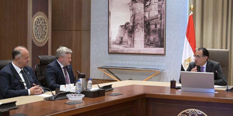 رئيس الوزراء يلتقي الرئيس التنفيذي لشركة “بريتش بتروليم” البريطانية